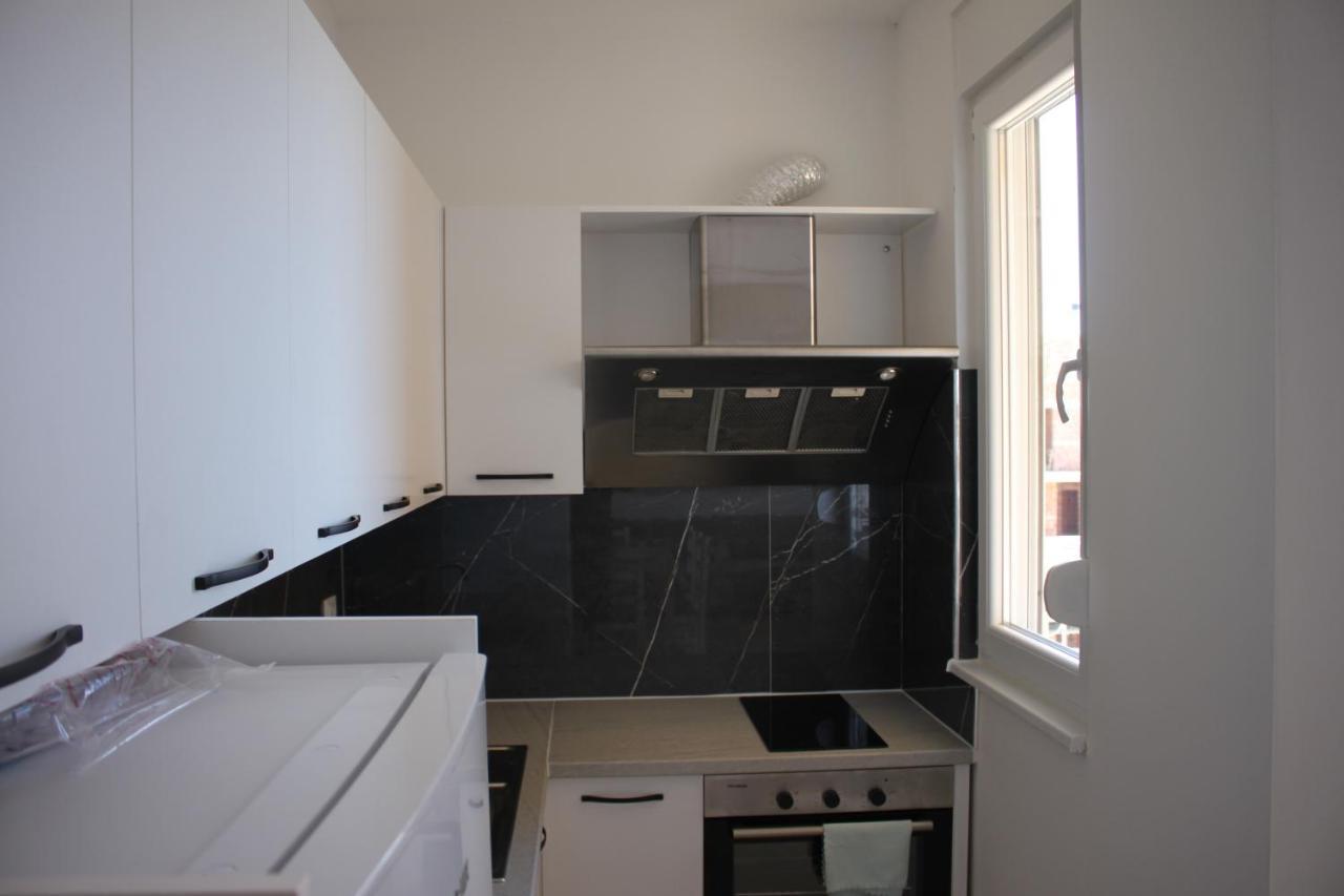 Everest Apartments Shengjin Exterior photo